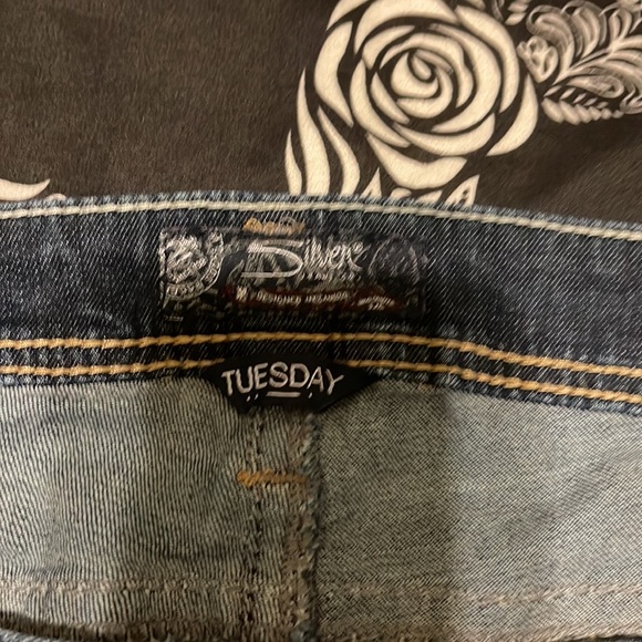 Silver Tuesday capri - Picture 2 of 7